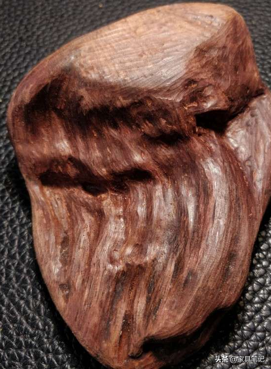 海南黄花梨《祥龙香插摆件》