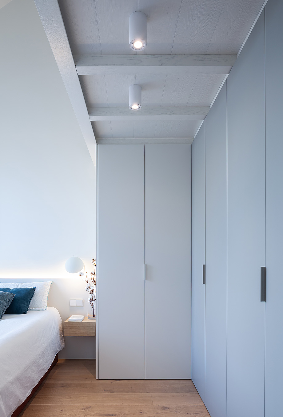 温馨舒适的56m²顶层小公寓，充分利用阁楼空间