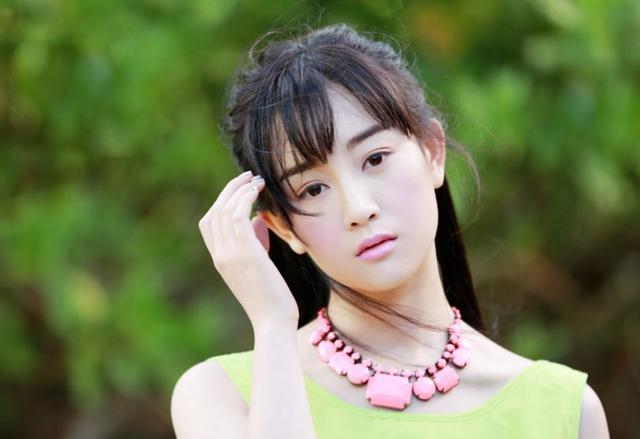 张檬小五风波后秀恩爱不断，反串拍变装视频，获网友祝福