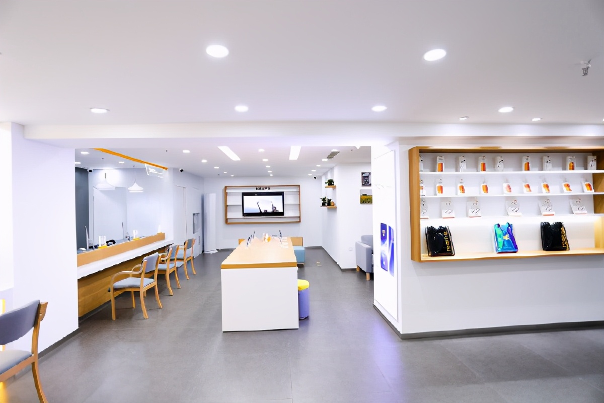 买新机千万别盲目跟风，目前2000元价位，这三款最有优势