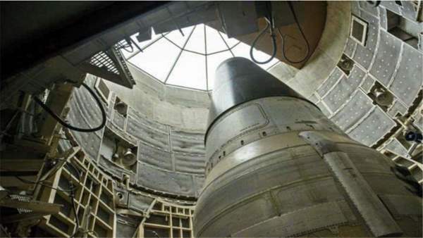 美国试图重启核试验，再次扩大核弹头数量，但