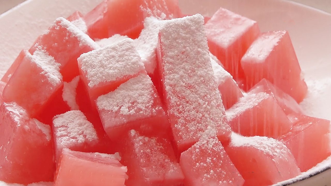 2個西紅柿，一碗澱粉，鍋裡攪一攪，酸甜爽滑，越吃越想吃