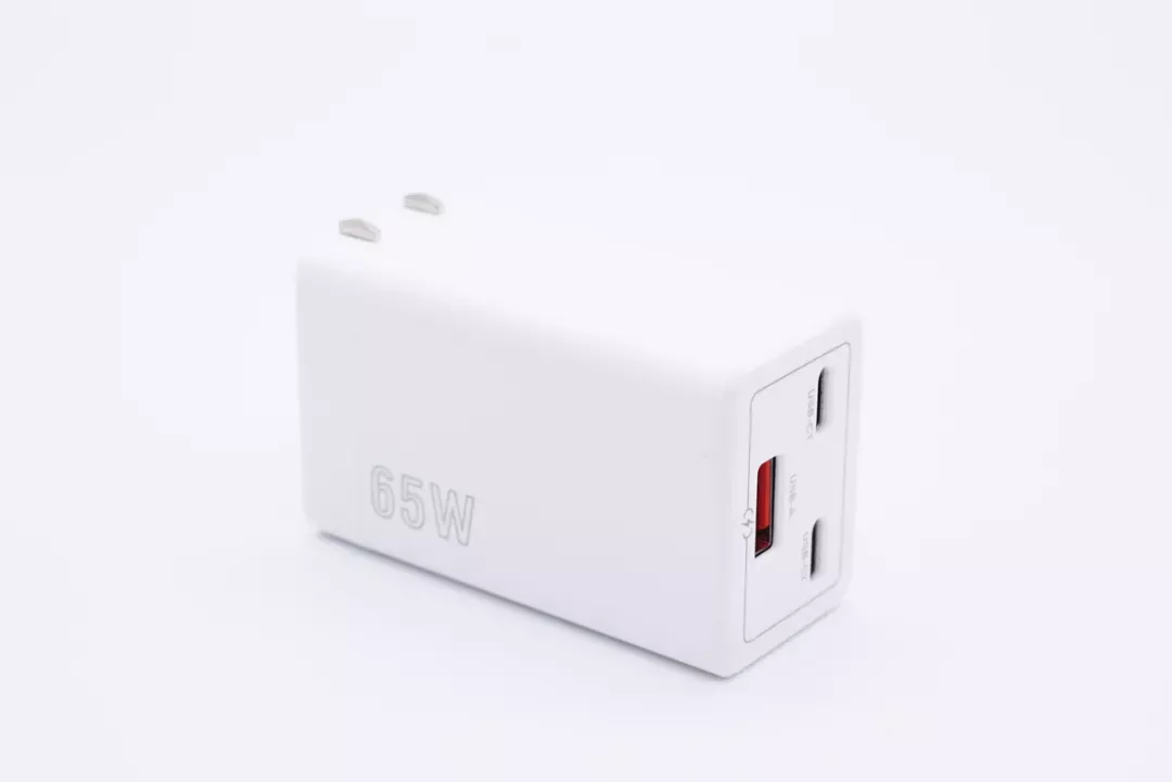 iPhone13发布,8大充电器工厂巨头齐聚深圳搞事情