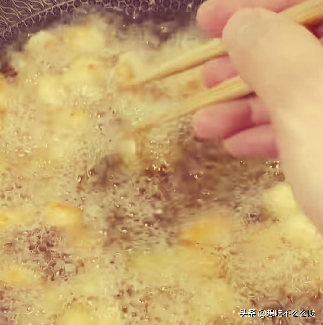 宫保鸡丁这么做，看着就有食欲，做法简单，又香又下饭，好好吃哦