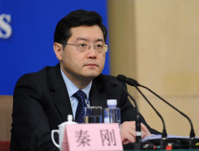 这是对中国战略意图的严重误判！秦刚发声后，基辛格也行动了