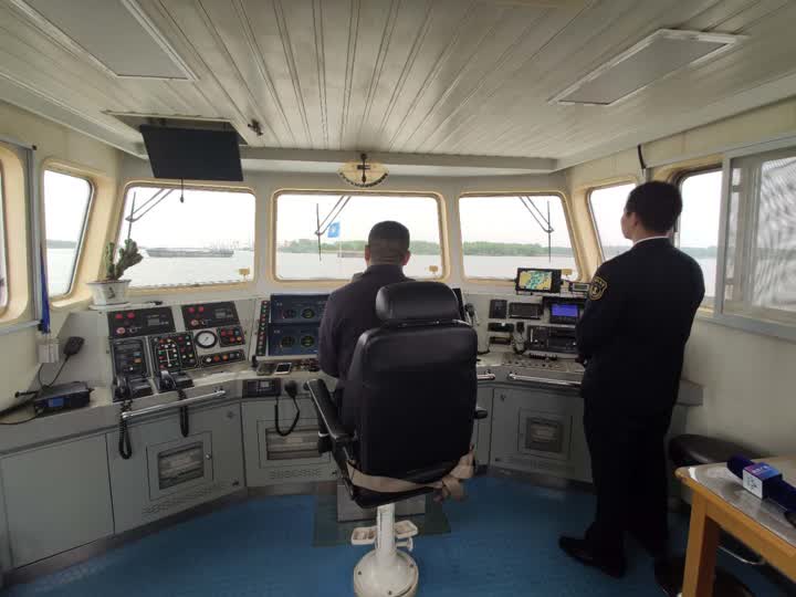 扬中市航运业最近聚集航行 扬州市海事局助推复工复产
