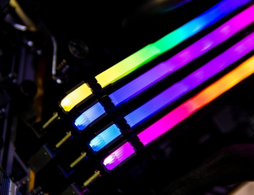 别纠结4G+8G了！教你用不同容量内存组建双通道