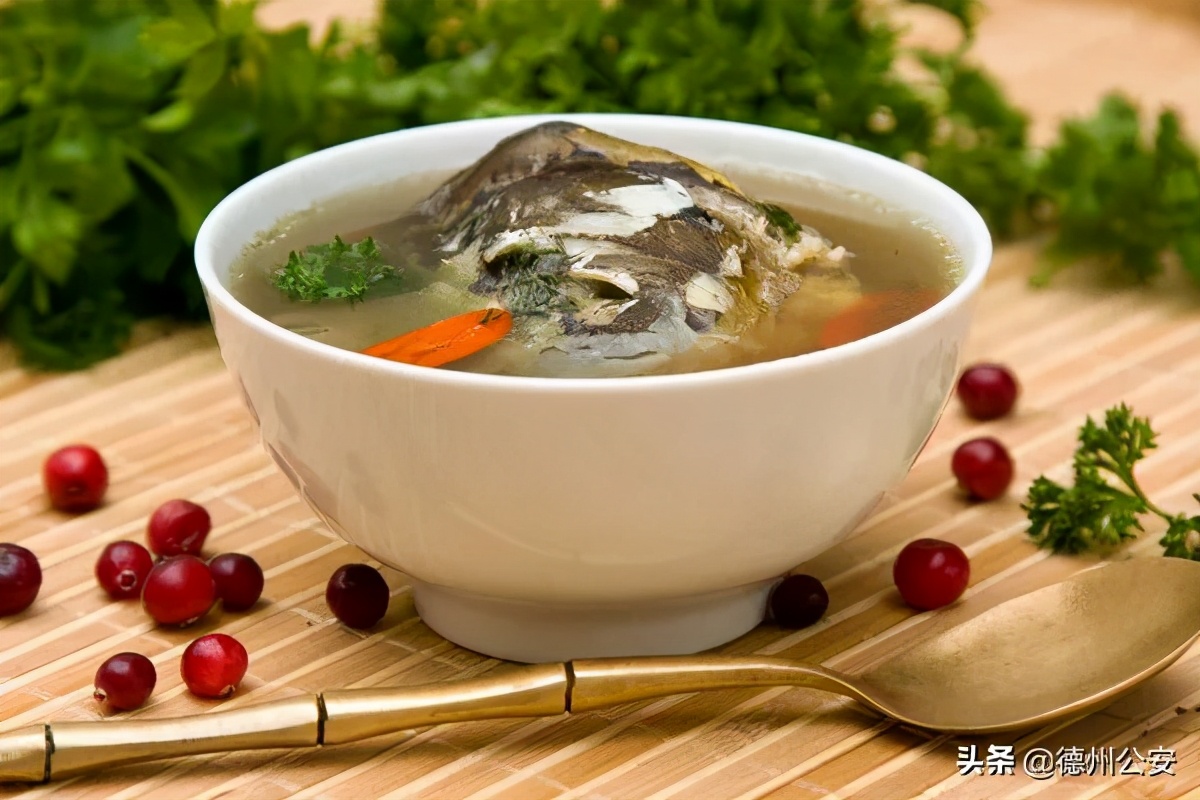 魚頭到底是�補腦高手�，還是�毒素窩��重金屬收集器�？