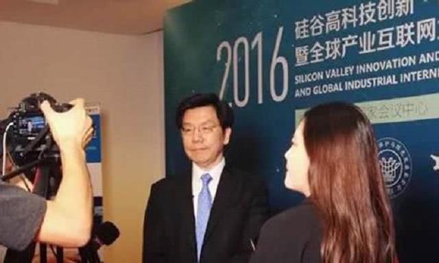 在美挣27年钱不改国籍，他把864家公司搬回中国！