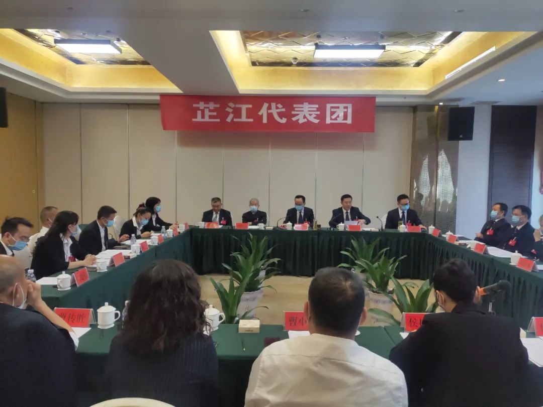 【图片新闻】市五届人大六次会议各代表团举行分组讨论