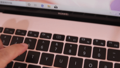 介绍一下：这是樱语粉华为MateBook X，猛男最爱配色？
