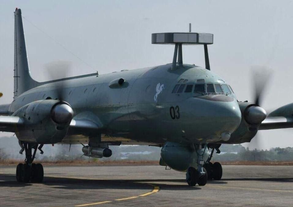 遇到天敌反潜机，潜艇只能下潜躲猫猫，为什么