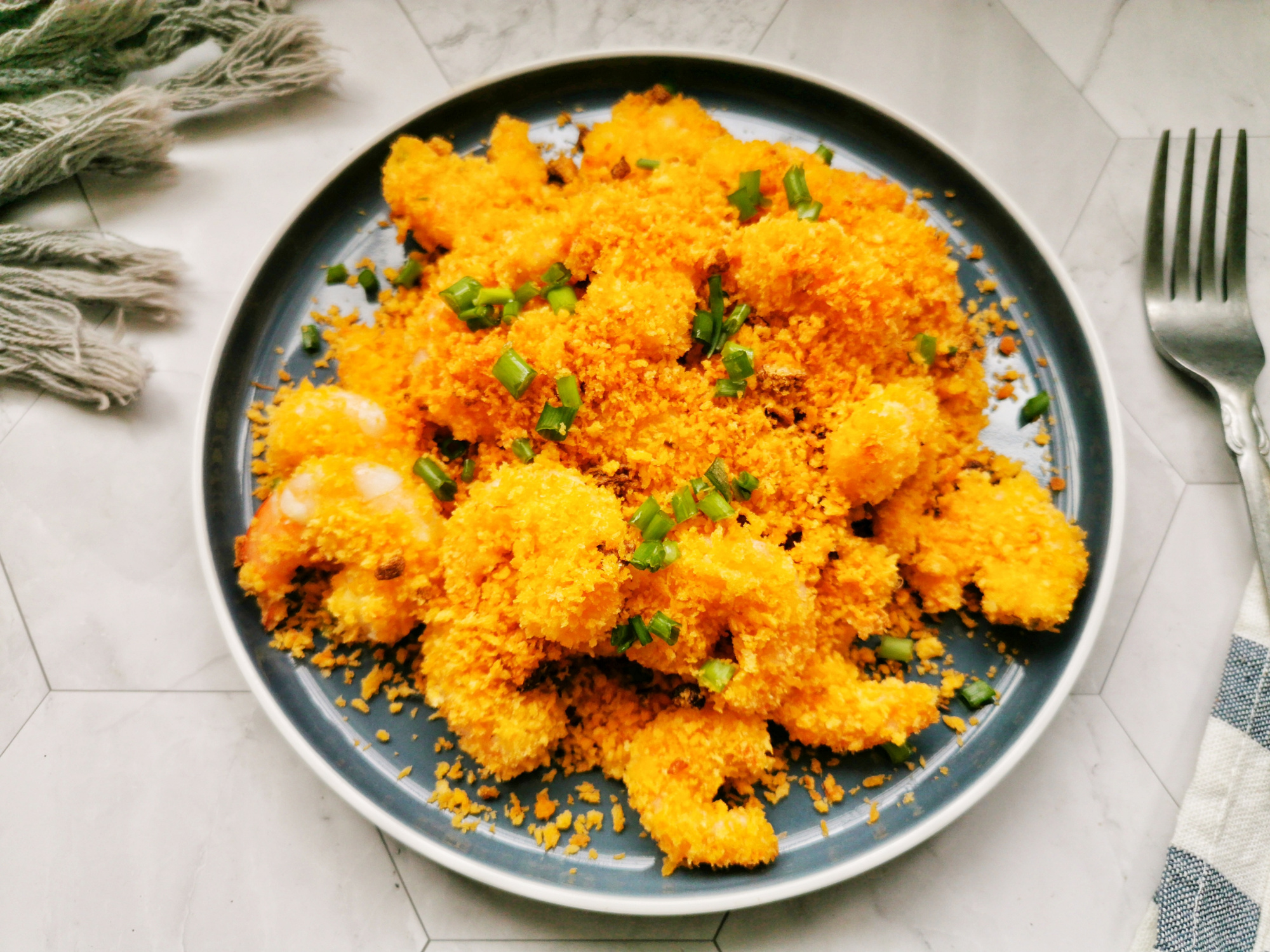 我家大蝦不愛水煮，學會這種做法，不油炸不清蒸，外酥里嫩不油膩