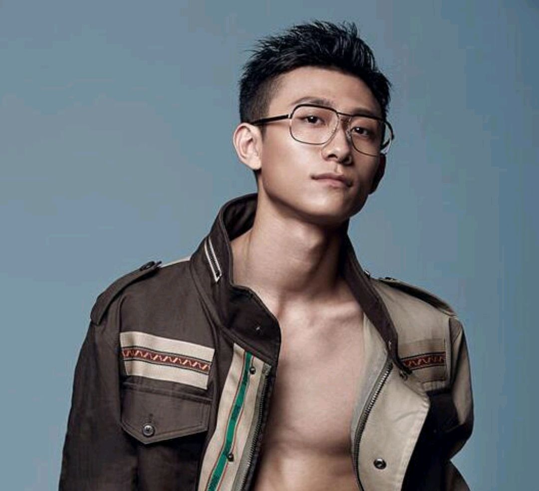 张一山生日发长文感谢粉丝，杨紫“花式”送祝