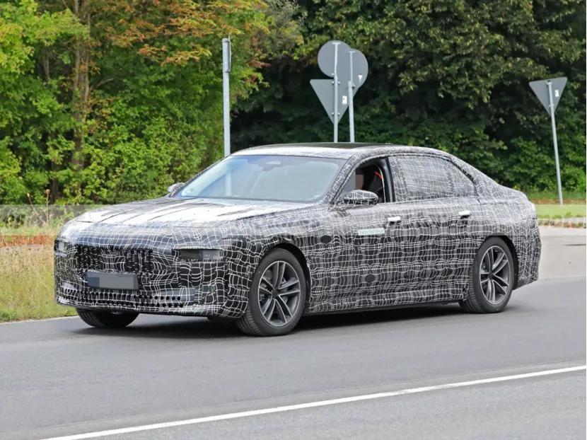 劳斯莱斯将基于宝马i7开发电动车，成都国际车展8月开幕