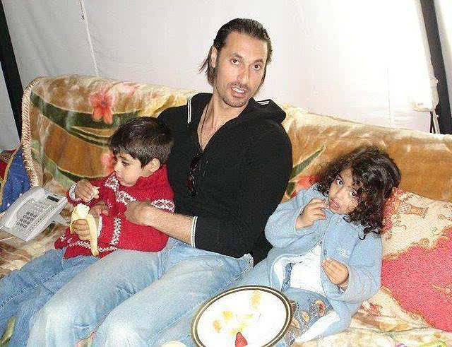 萨达姆儿子和卡扎菲儿子：为何一个被称为魔鬼