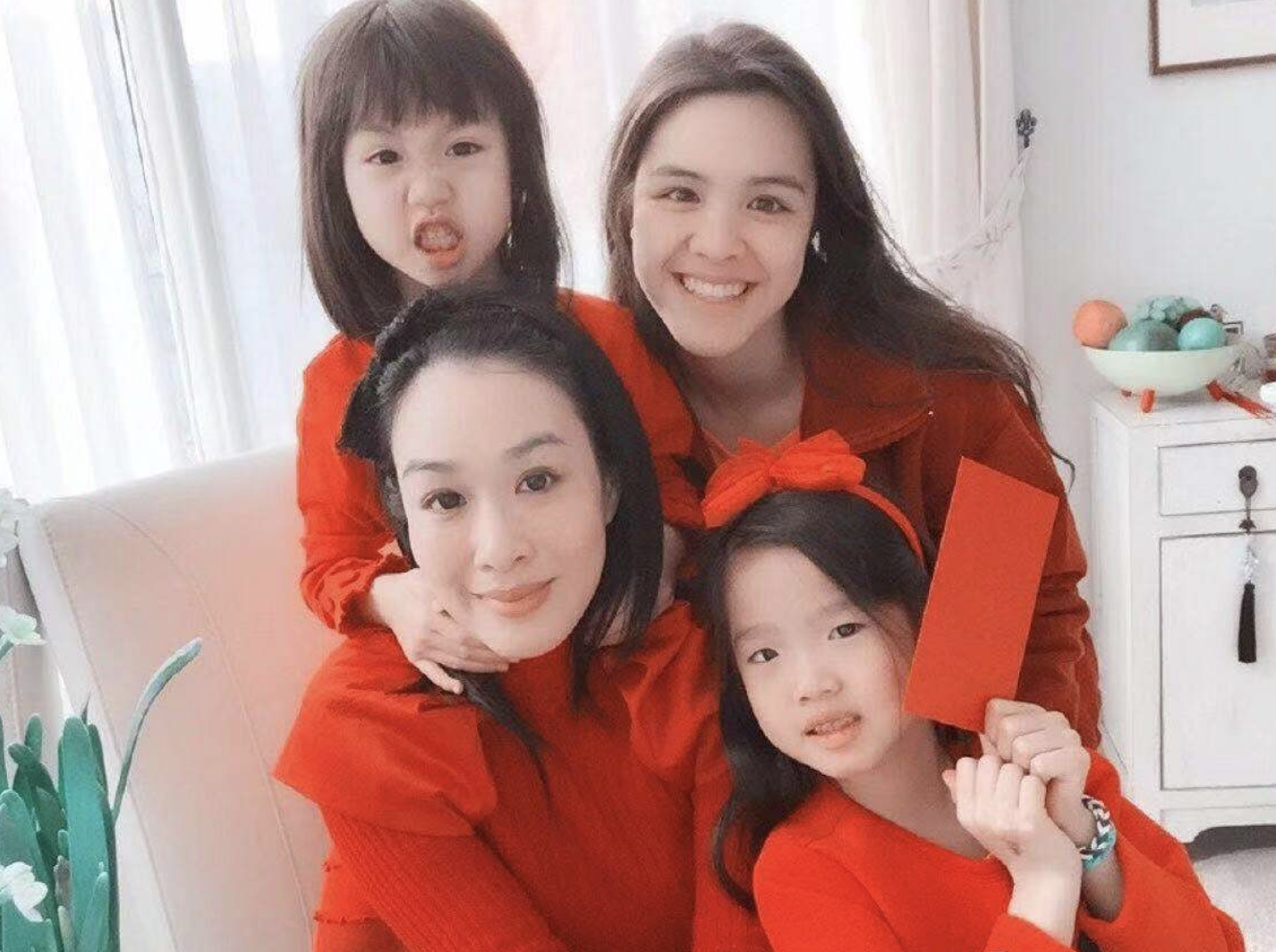 10位星二代小公主走秀，個個都是精緻萌娃，顏值氣場比父母還能打