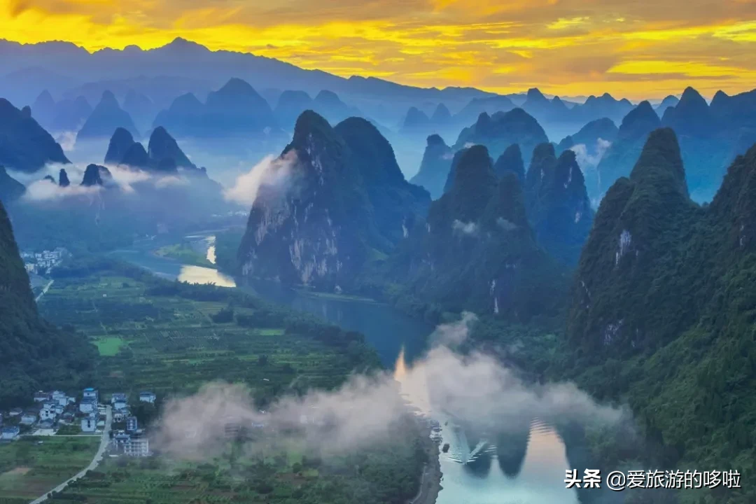 The best place to travel in October-November, the late autumn tour bus is about to depart