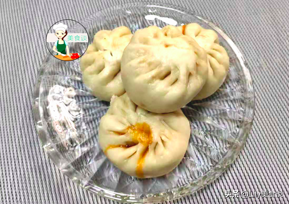 冬天蒸小籠包，掌握好這2點，個個皮軟餡香，蒸一鍋不夠吃，真香
