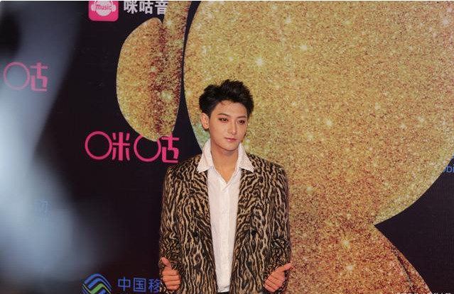 公众人物“出口成脏”？黄子韬吐槽特朗普上热