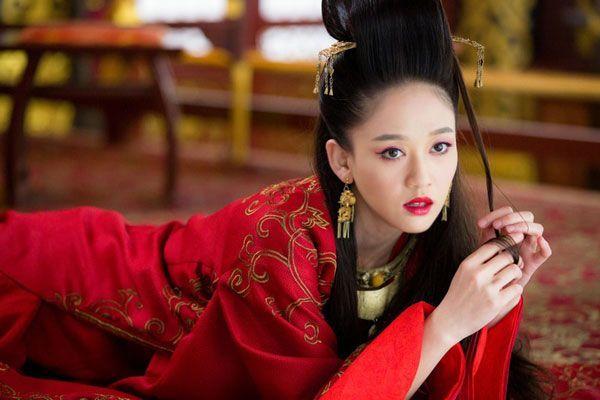 这8部神剧，女二硬演成了女一，女主完全透明，