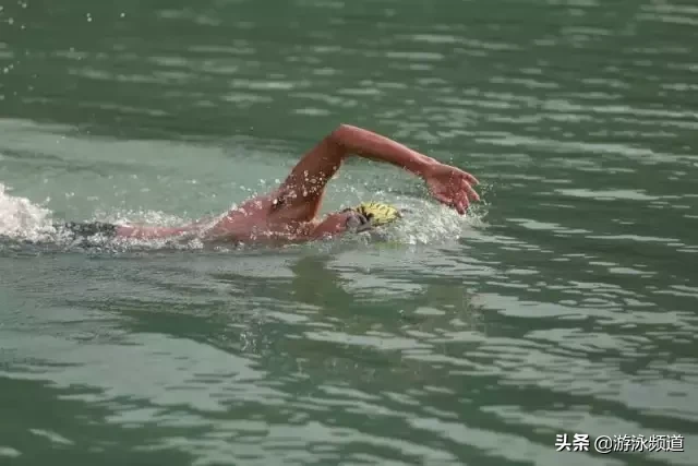 自由泳的二次腿技术，应该这样练