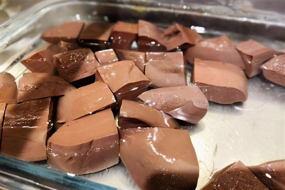 “人工合成”的垃圾食品或已公布，不少人还当成宝，建议远离