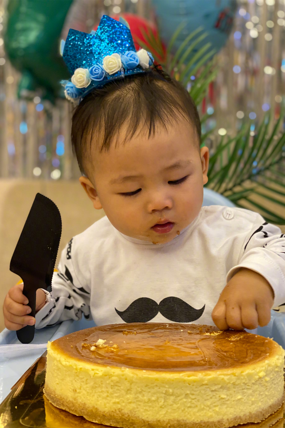 蔡少芬曬兒子首個生日照，鼻子和媽媽如出一轍，孩子小名是亮點