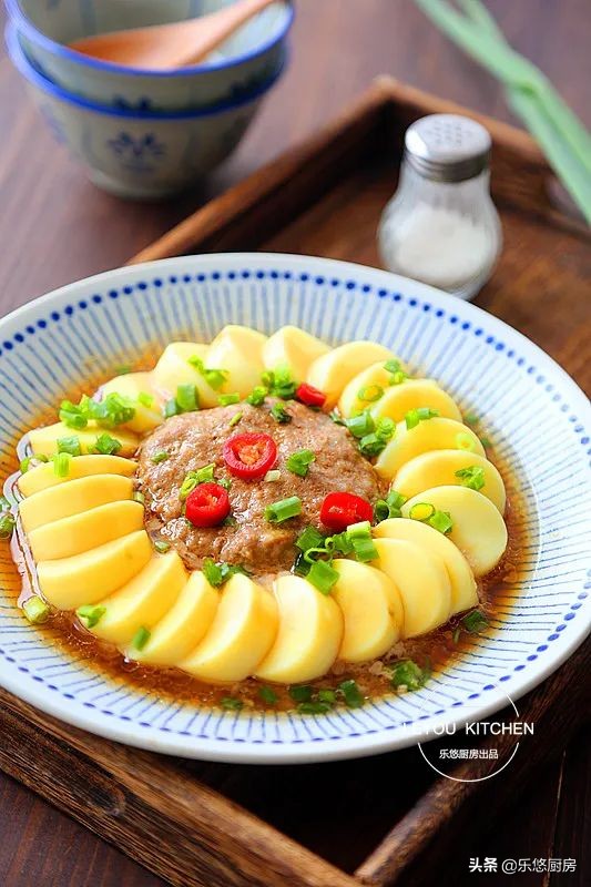 滑嫩多汁，不用炒、不用闻油烟，蒸一蒸就可以的夏日简单菜