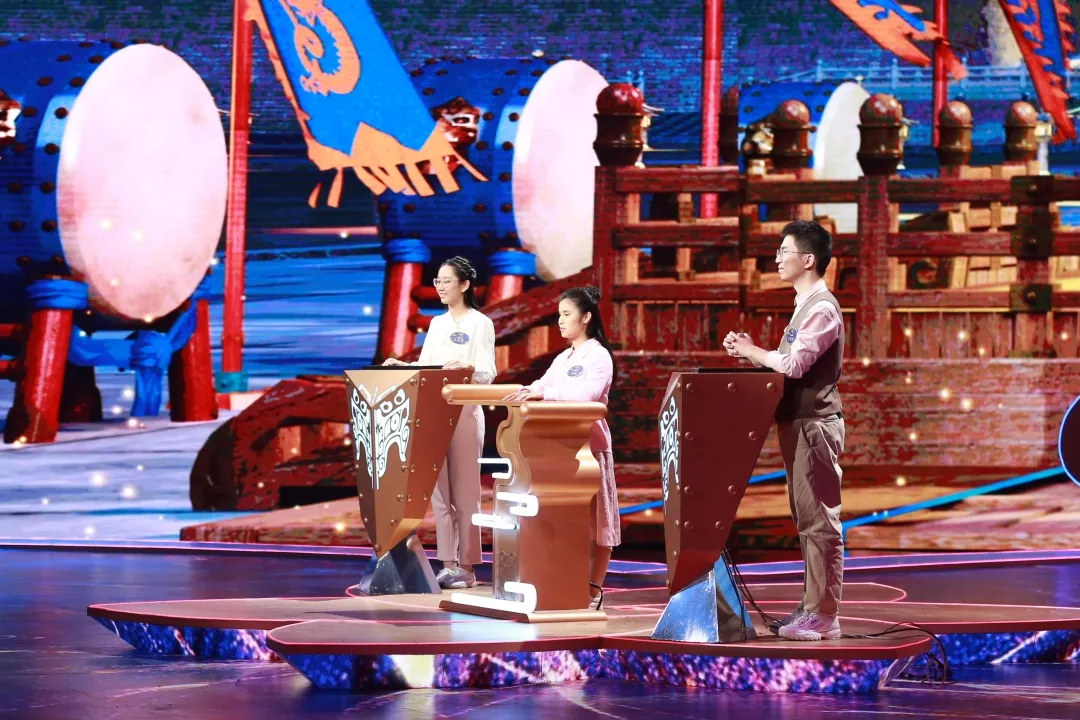 成都市特殊教育学校首位盲人选手吴幽参加《中国诗词大会》