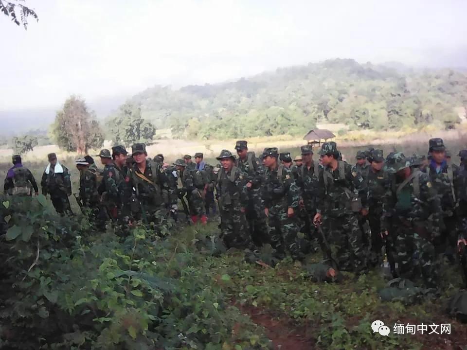 缅北战事激烈，有村民被流弹击中身亡，民房被