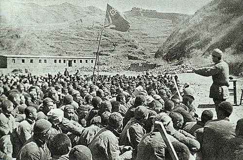 彭德怀下令出击，为何刘伯承不执行？林彪列席