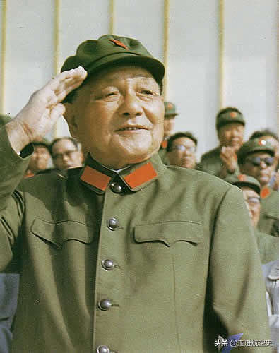 1981年，就任军委主席的小平，手握475万军队决策