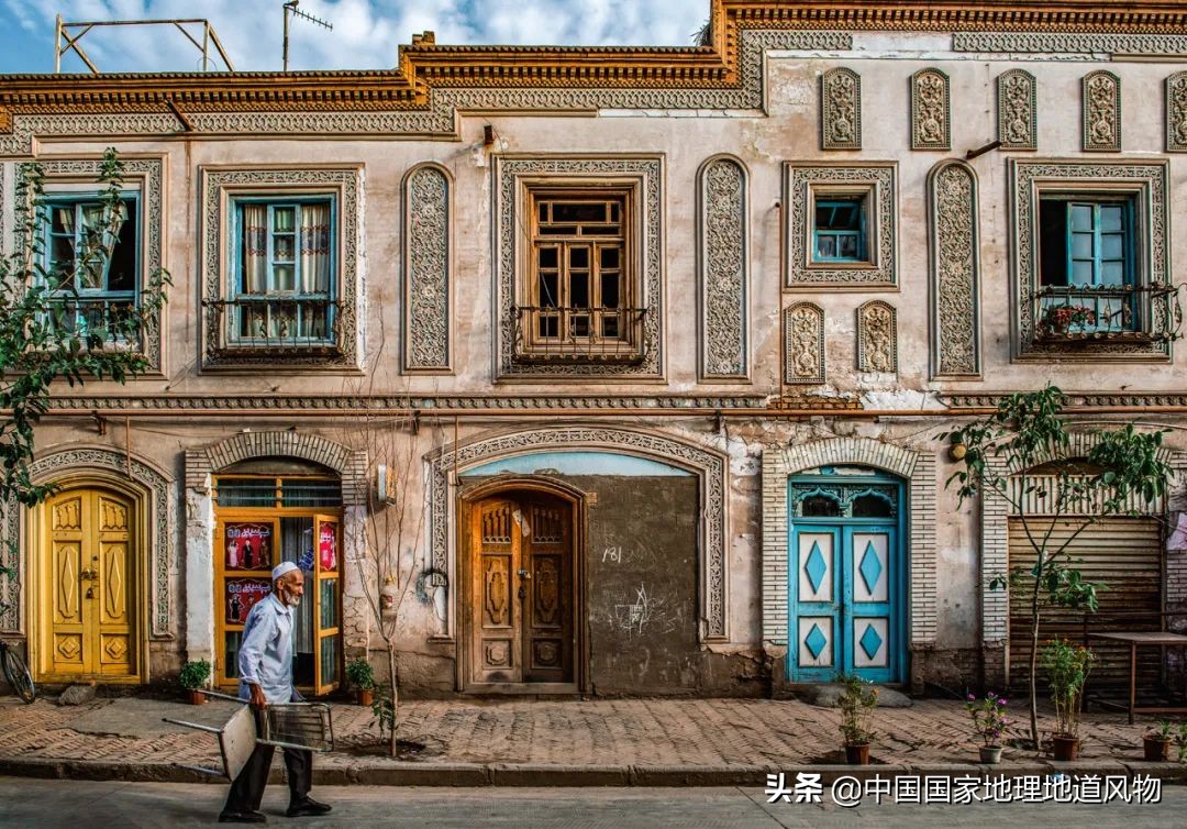 Why do you say "you have not been to Xinjiang if you have not been to Kashgar"?