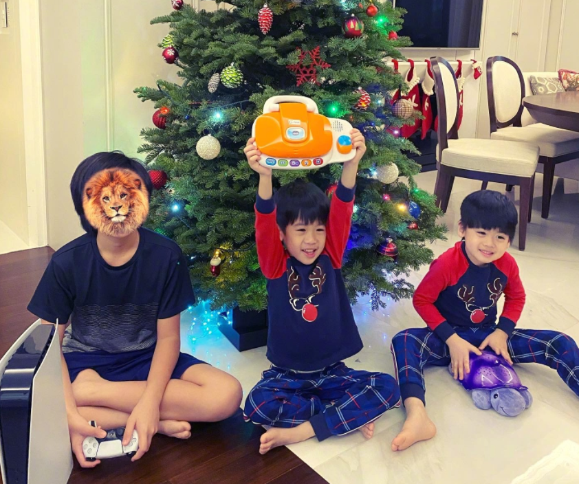 林志颖|Kimi身高离林志颖只差一个手机吸引热议 我却留意小可爱侧脸