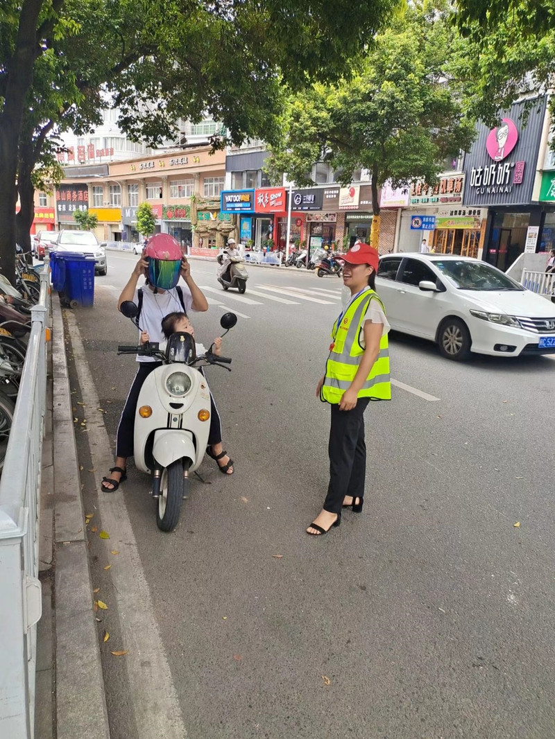 弘扬雷锋精神 照亮志愿之路 记福建省泉州市德化县志愿者周碧春