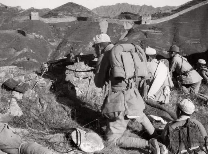 抗日剧中乱用轻机枪，真实的八路军中，可没这么“富裕”