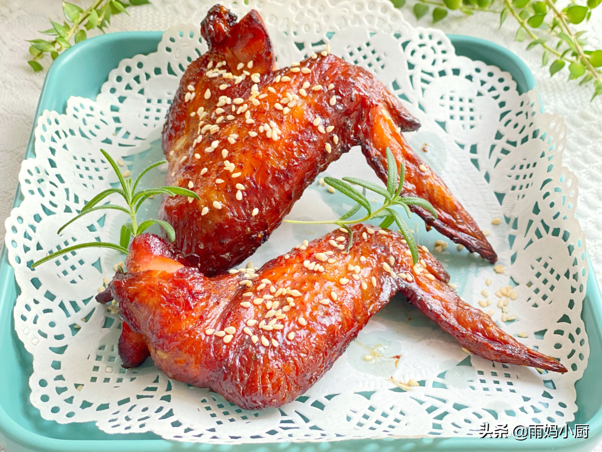 不用油炸不用紅燒，在家做焦香誘人的蒜香烤全翅，好吃到舔手指