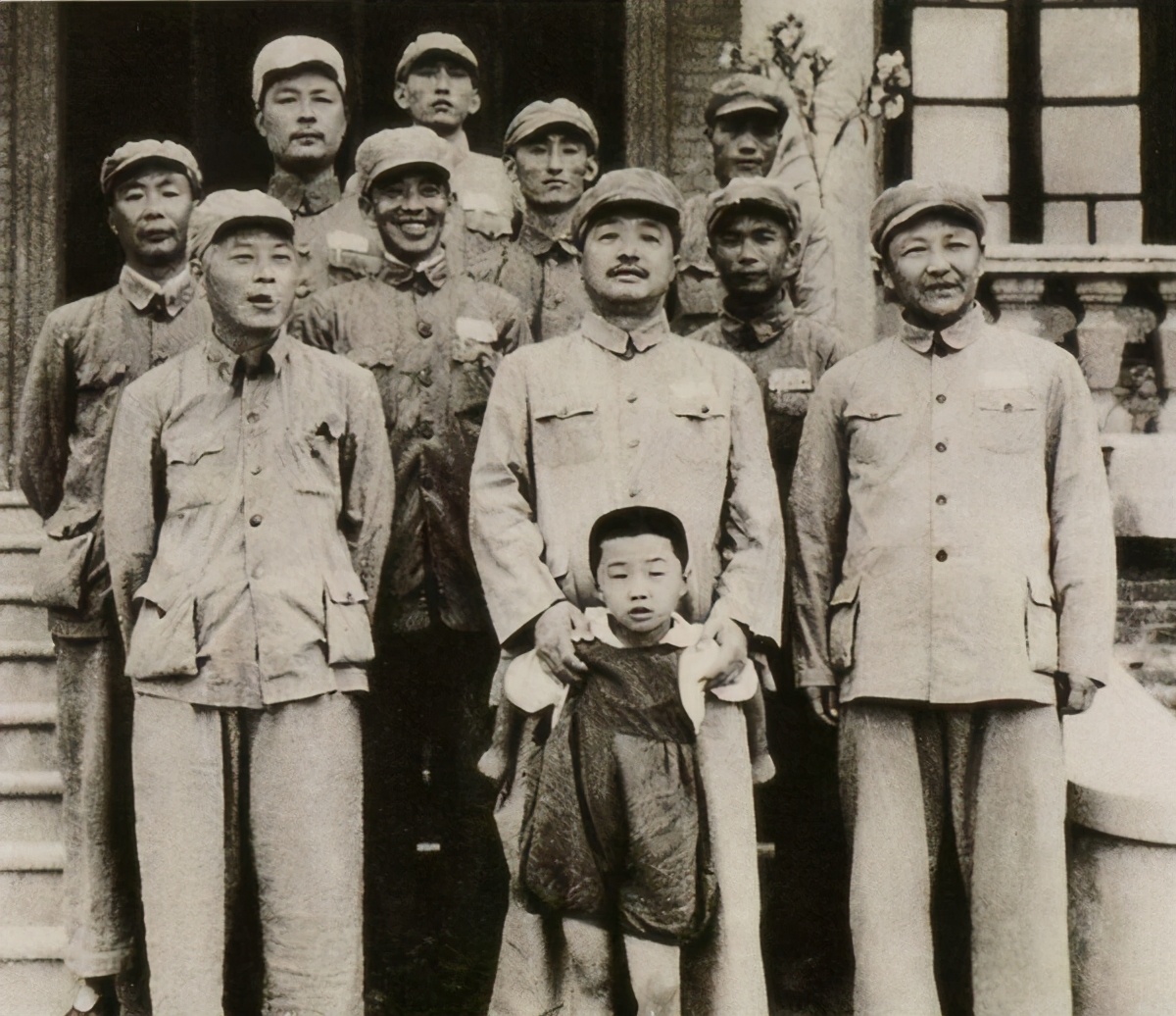 听闻妻子已牺牲，廖汉生无奈另娶他人，解放后