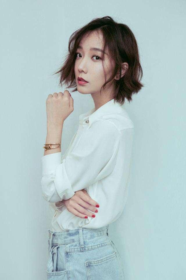 王珞丹书法被收录《笔尖上的中国》，是首位女