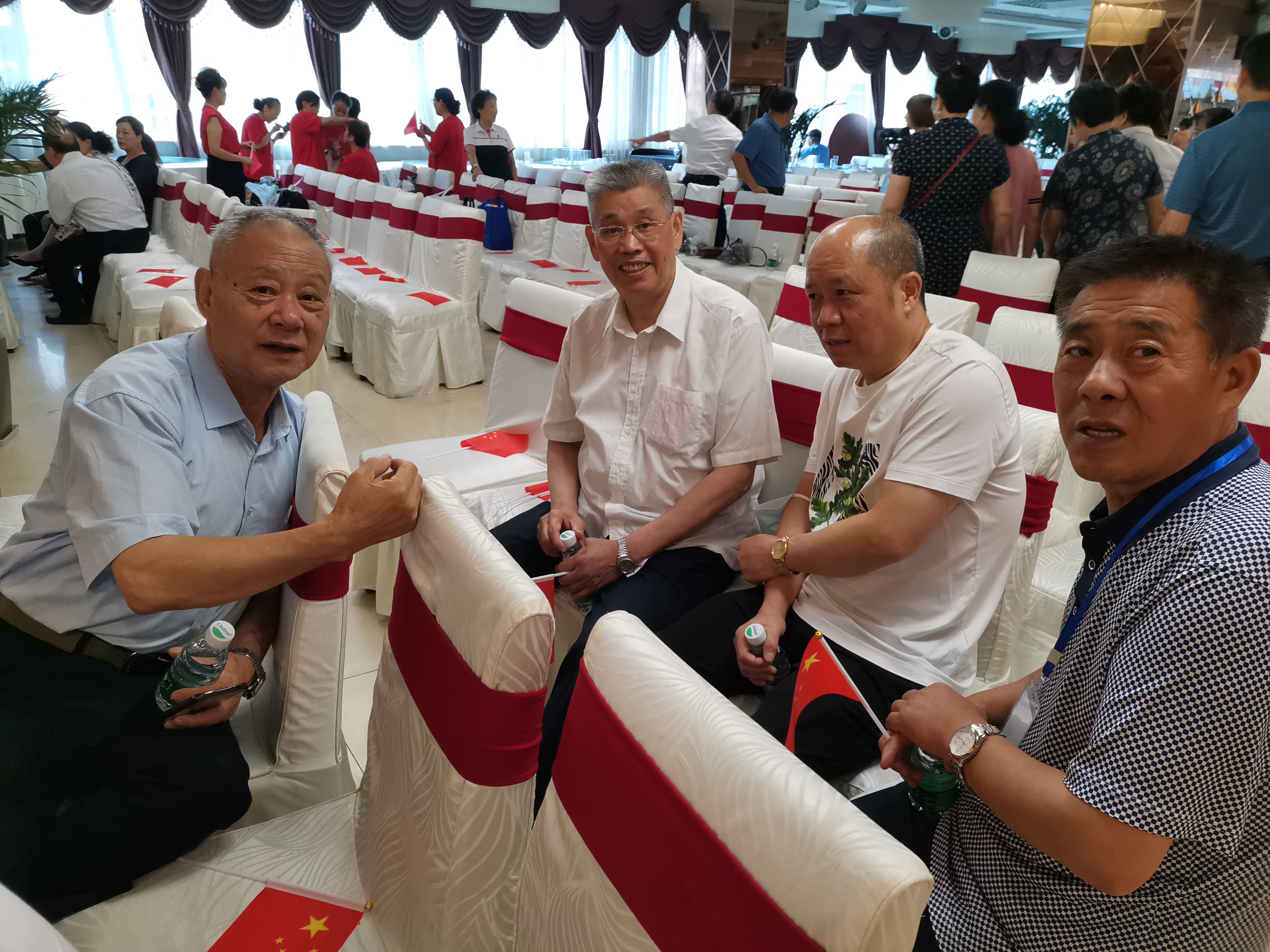 原鐵道兵五師、六師在蓉部分戰(zhàn)友慶“八一”聯(lián)誼會場面好感人