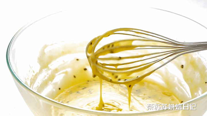 3個雞蛋加碗麵粉！ 攪和攪和，輕鬆一烙，酥脆的蛋捲就出來了