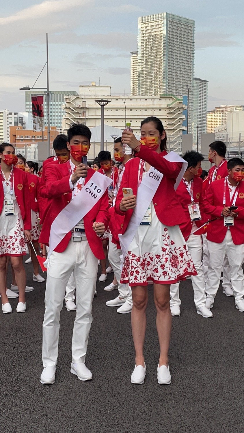 ä¸­åœ‹å¥§é‹ä»£è¡¨åœ˜å…¥å ´æœäº®ç›¸ æœ±å©·ç©¿è£™å­å¥½ç¾Ž æ­·å±†ç¦®æœé•·å•¥æ¨£ ä¸­åœ‹ç†±é»ž