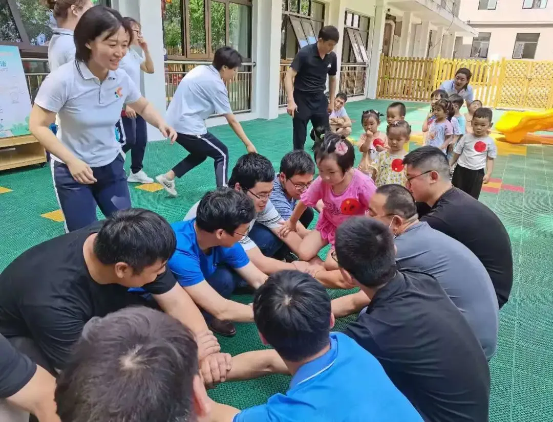 郑医·汇爱早教托育中心丨“父”出真爱,“爸”气十足