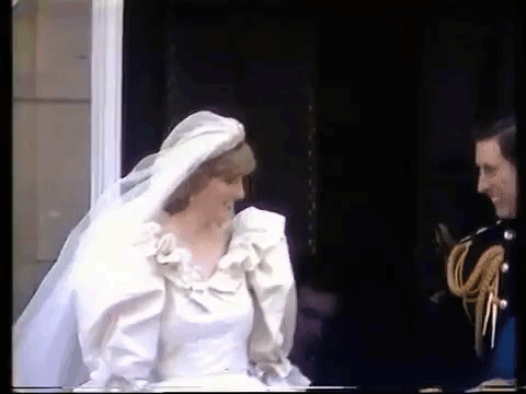 看了这些王室婚礼，原来王妃们佩戴头纱的方式，可谓百花齐放啊