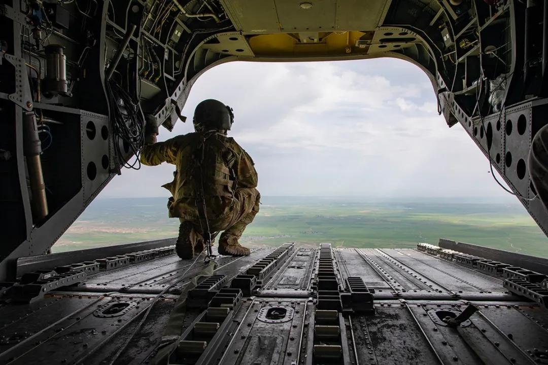 网络、防空与导弹防御、多域部队：未来美国陆