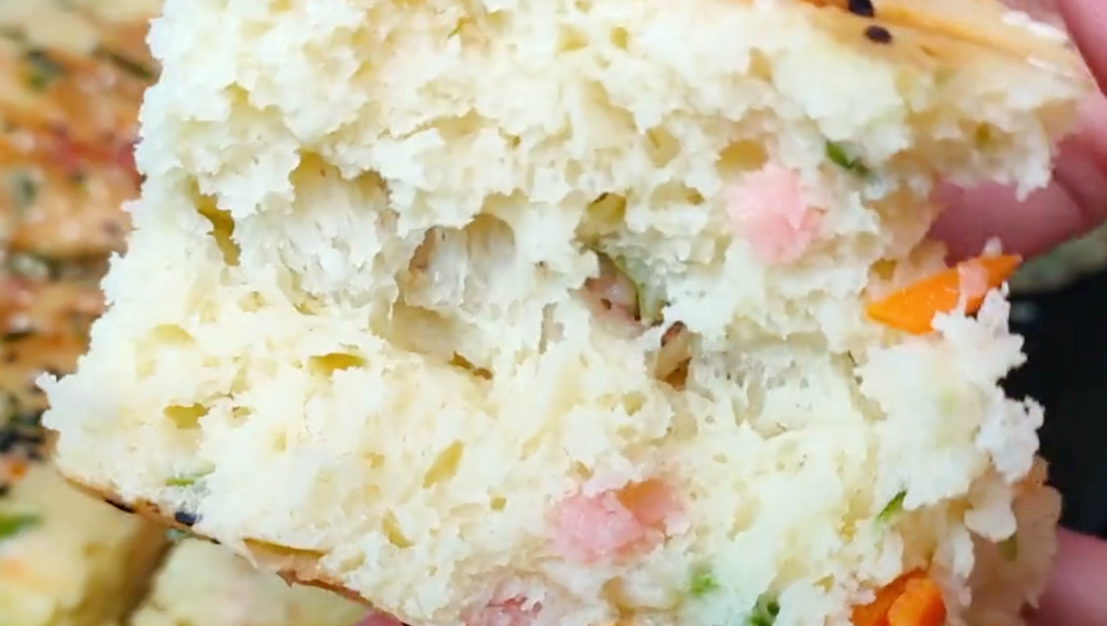 1碗大米打2雞蛋，不熬粥不做飯，出鍋鬆軟鮮香，大人孩子都愛吃