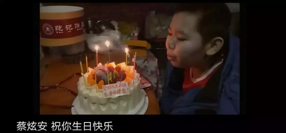 最震撼的国产纪录片回归,哭着打下9.6高分:生死面前,都是小事