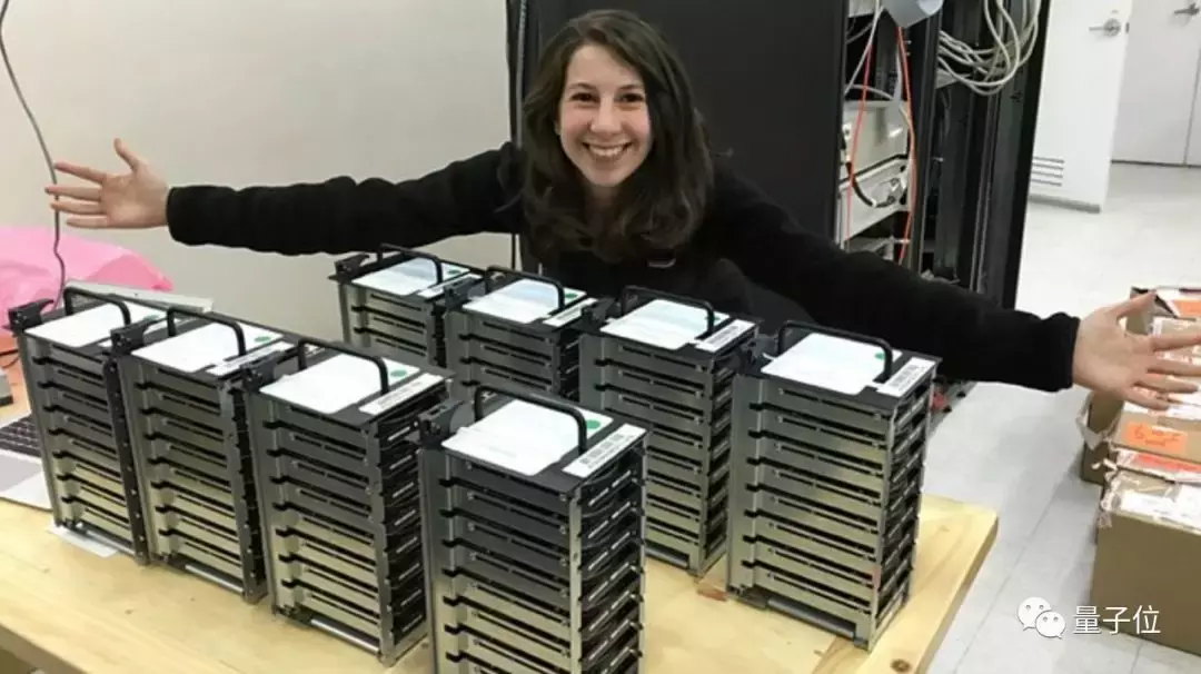 29岁MIT博士小姐姐努力6年、处理半吨硬盘数据，“洗”出黑洞照片