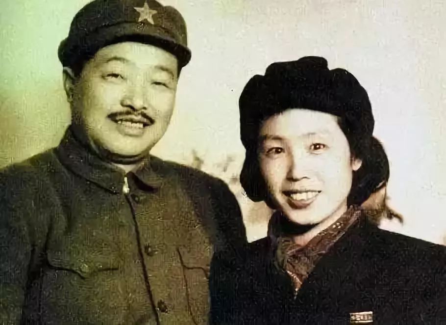 贺龙夫人薛明：26岁嫁46岁贺龙，53岁痛失所爱，